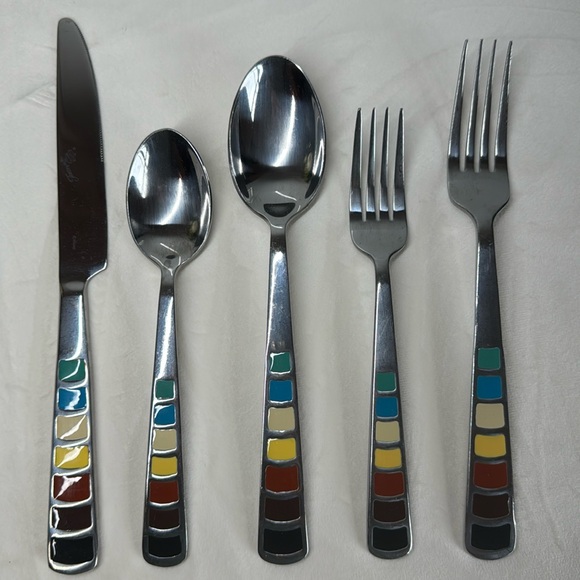 17 pieces Fiesta Ware Silverware masquerade rainbow lot - Picture 1 of 11